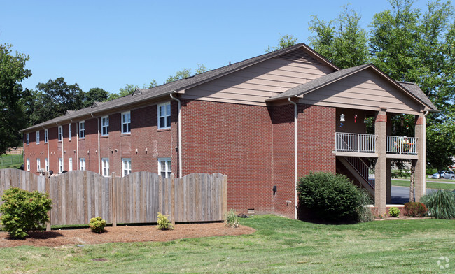 Building Photo - Mason Manor Apartments