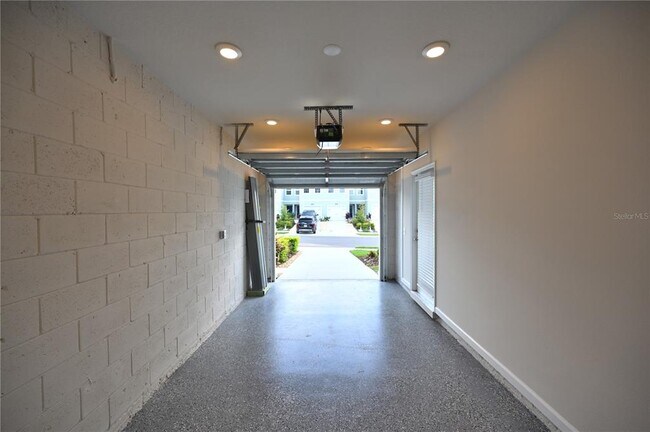 Foto del edificio - 14261 Crimson Ave