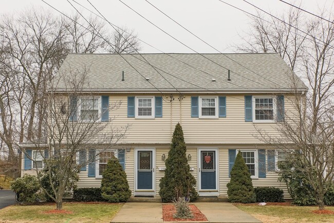 Building Photo - 132 Ashcroft St