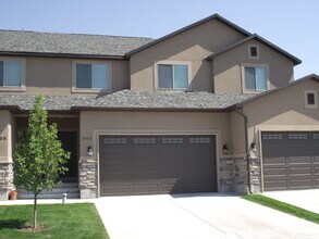 Building Photo - 200 1200 S