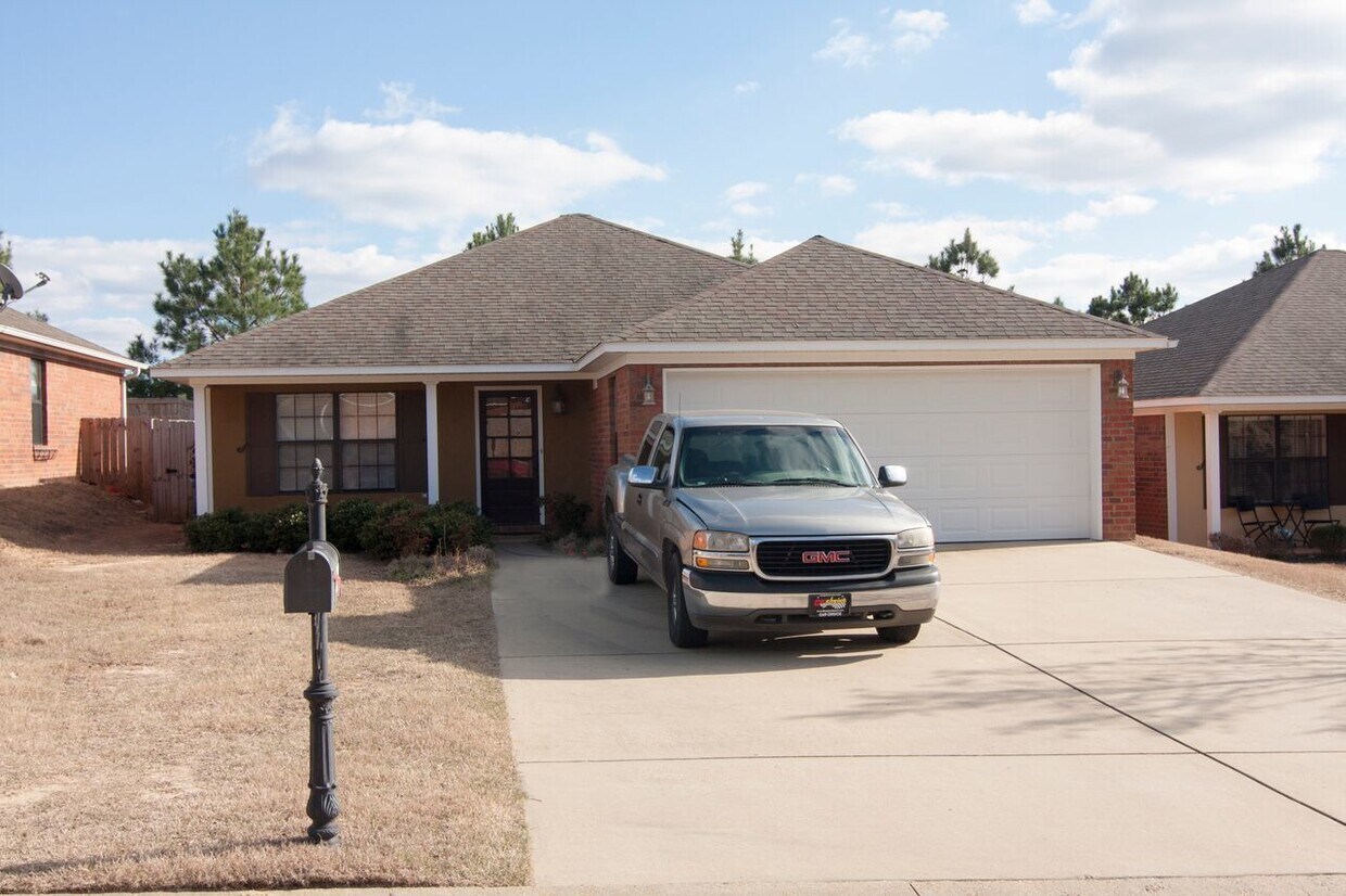 221 Logan Lee Loop, Oxford, MS 38655 House Rental in Oxford, MS