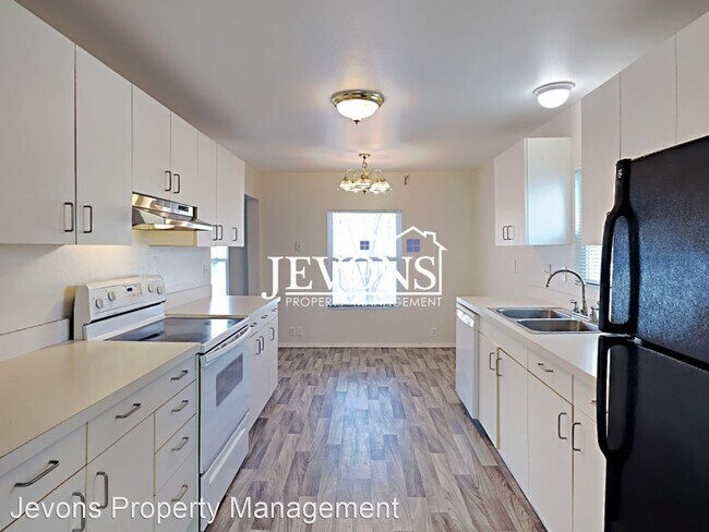 Building Photo - 3 br, 2 bath House - 10061 S Naches Rd