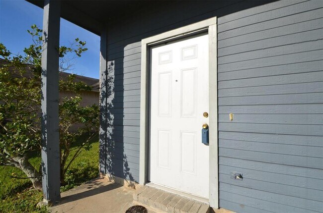 Foto del edificio - 15714 Baybriar Dr