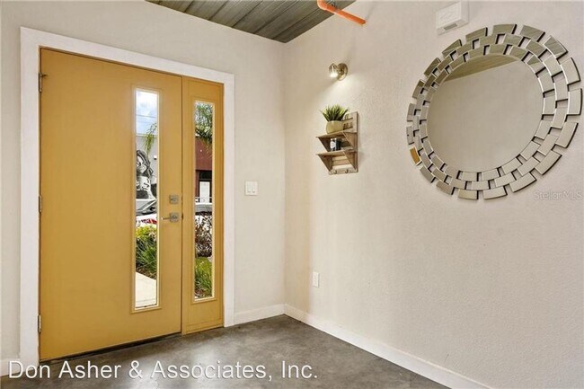 Building Photo - 3 br, 3.5 bath House - 1603 Woodward St.  #17
