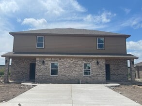 Building Photo - 131 Olive St