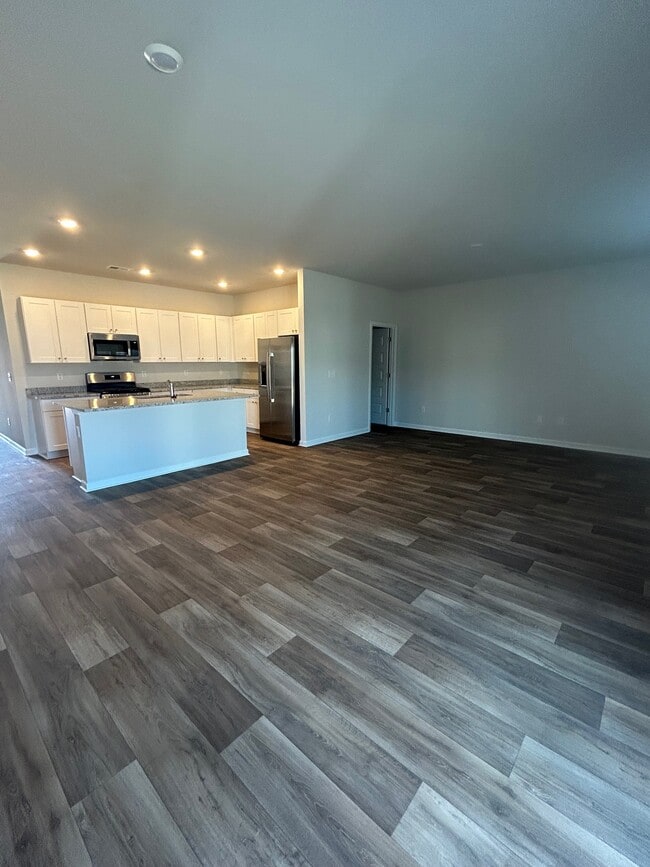 Foto del edificio - 404 Lehamite Ct