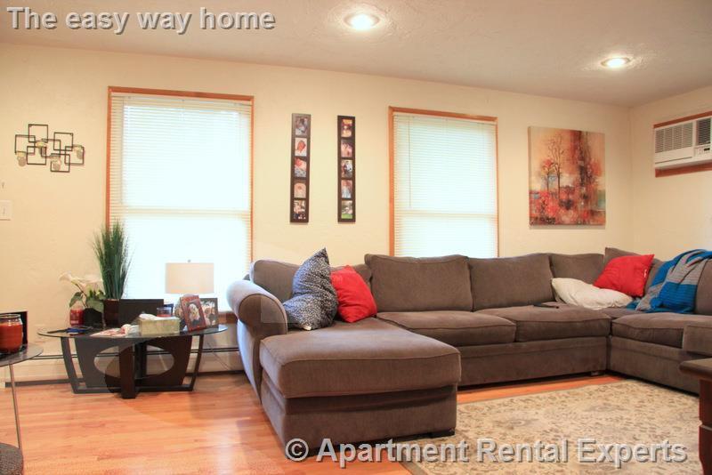 Primary Photo - 201 Sherman St