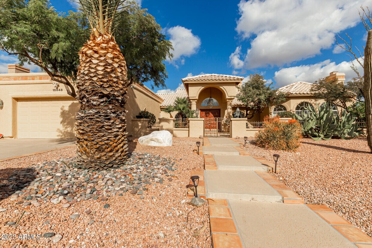 Foto principal - 15848 E Brodiea Dr