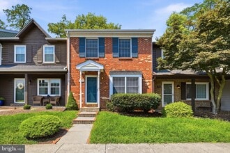 Building Photo - 504 Tudor Dr