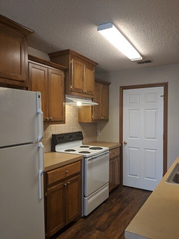 Building Photo - Redwater Properties