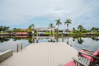 Building Photo - 1926 SE 12th Terrace