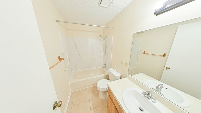 Building Photo - Woodland Bend Apartments