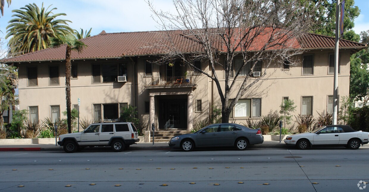 Foto principal - 144 Los Robles Ave