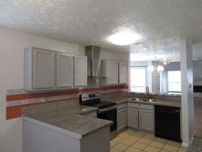 Building Photo - 12824 Westpark Dr