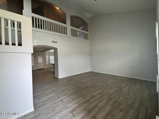 Building Photo - 12501 Sun Haven Dr