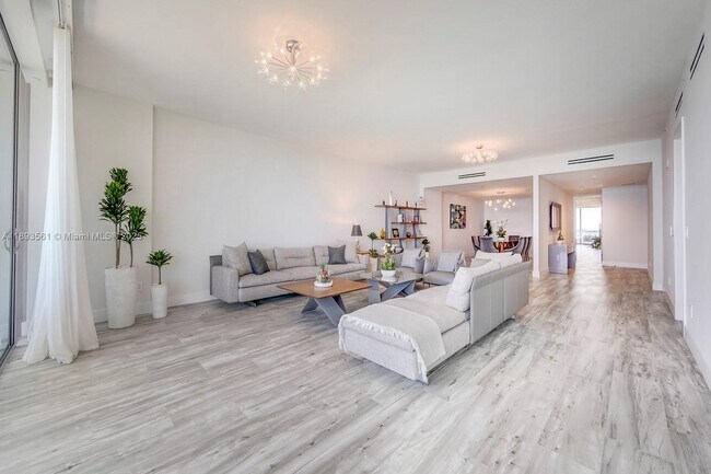 Building Photo - 10203 Collins Ave