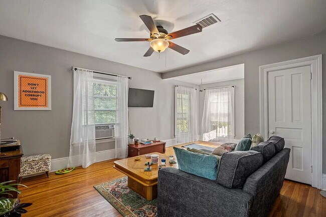 Foto del edificio - 514 Crescent St NE