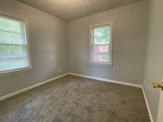 Foto del edificio - 2111 S Walnut Ln