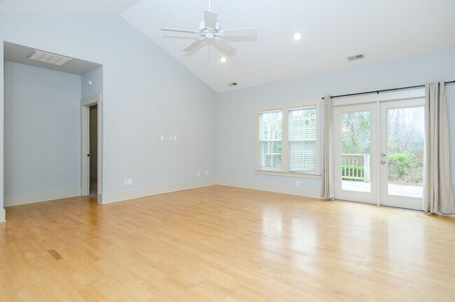 Building Photo - 314 Shorepoint Drive