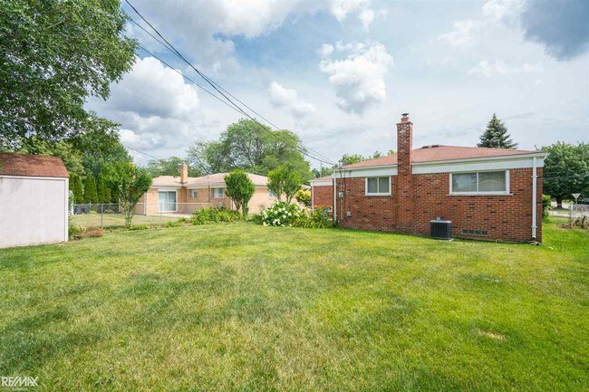 Building Photo - 11135 Wilson Dr