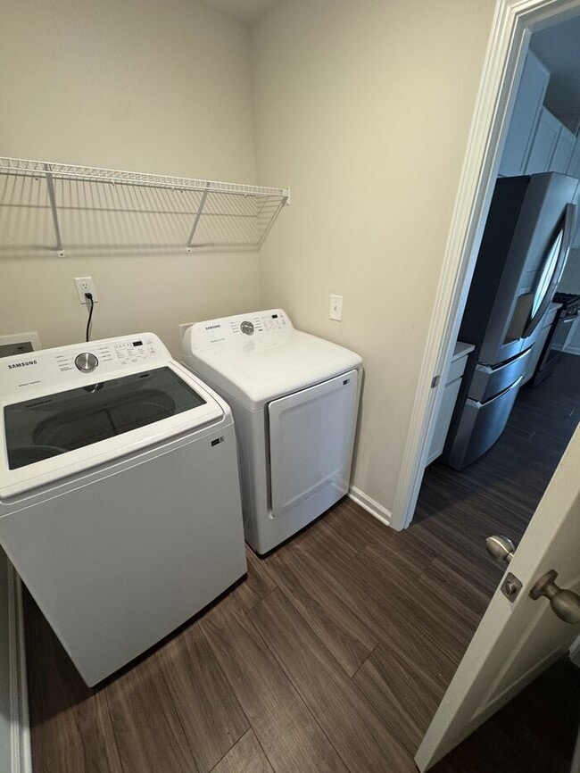 Foto del edificio - 5BR w/ Backyard & Driveway in Camden, SC