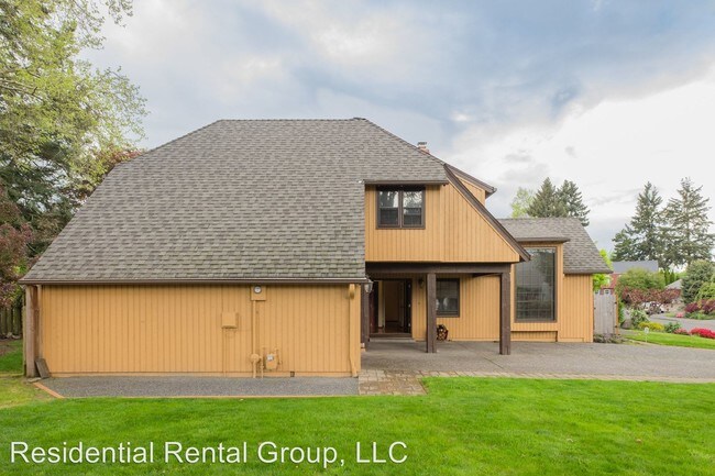 Building Photo - 20800 NW Wapinitia Pl