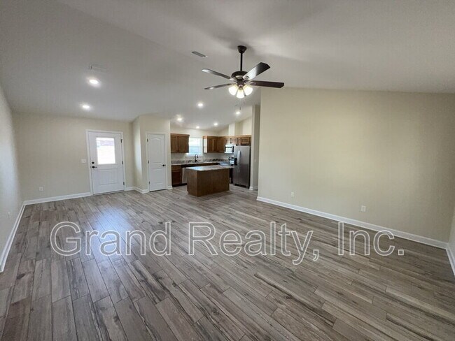 Foto del edificio - 4026 Roxies Ln