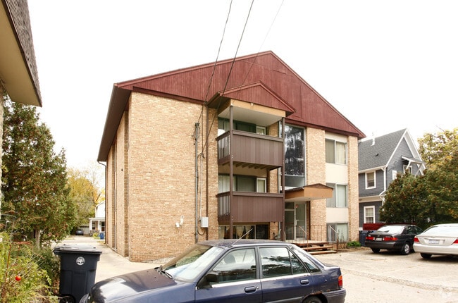 Building Photo - 442 3rd St