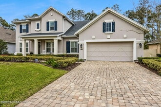 Building Photo - 209 Manor Ln