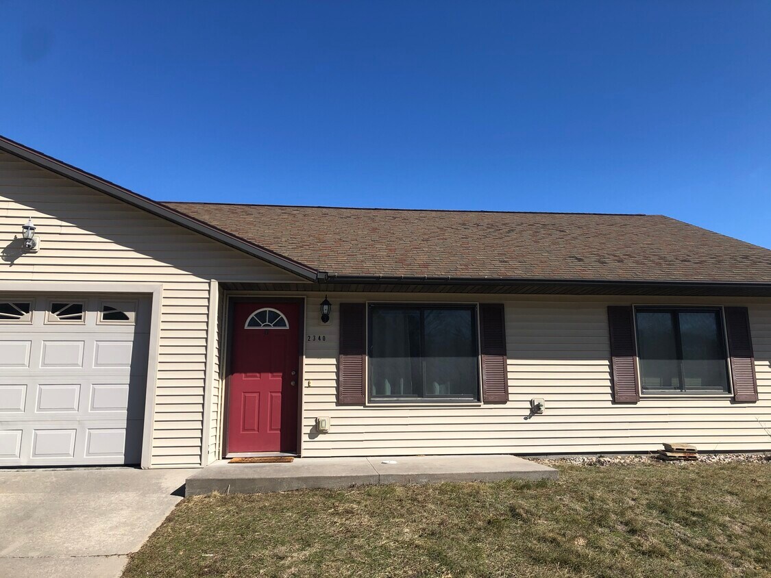 2340 Doris Rd, Reedsburg, WI 53959 Townhome Rentals in Reedsburg WI