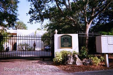Primary Photo - 1542 Oak St