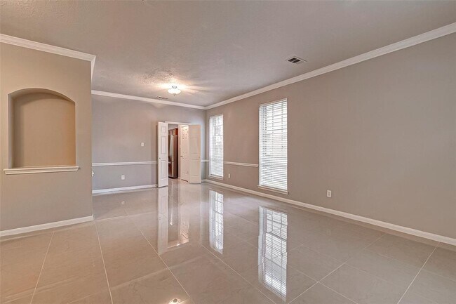 Building Photo - 2130 Autumn Fern Dr