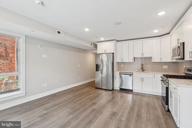 Building Photo - 1309 S 52nd St