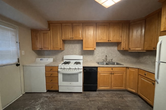 Photo - 4594 W 5375 S House