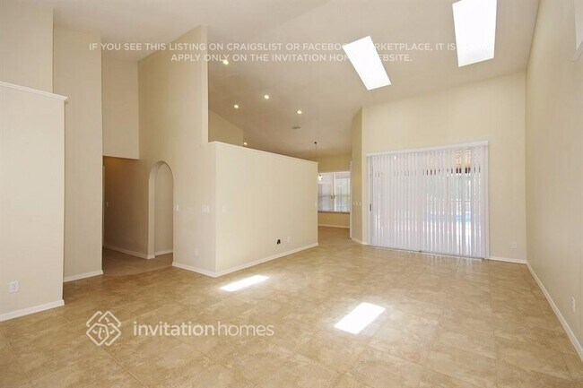 Foto del edificio - 1450 Thornhill Cir