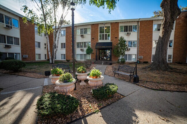 Foto del edificio - Lake Harriet Commons