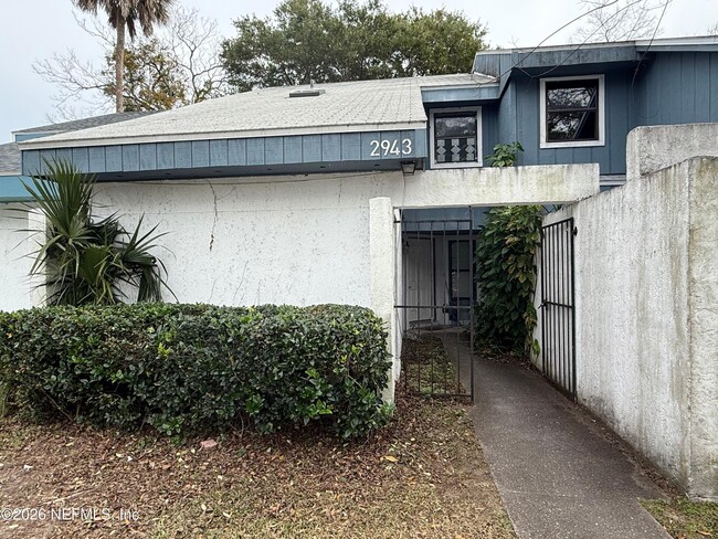 Building Photo - 2943 Bayshore Dr E