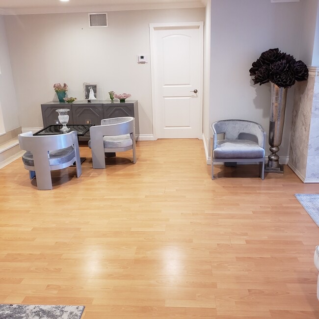 Dining room - 441 N Oakhurst Dr