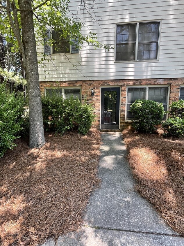 2804 Carriage Dr, WinstonSalem, NC 27106 Townhome Rentals in Winston