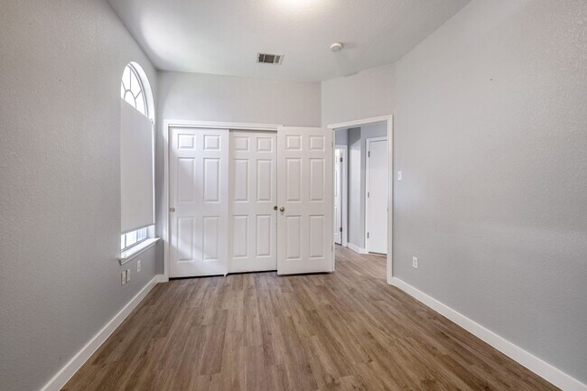 Building Photo - 3413 Ruby Red Dr