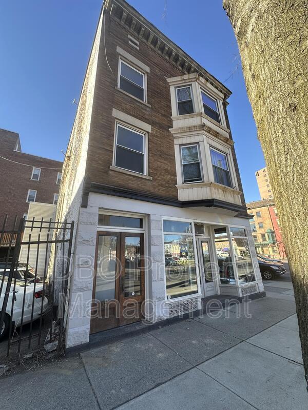 Primary Photo - 262 Washington Ave