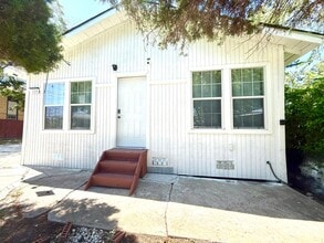 Building Photo - 326 Victor St