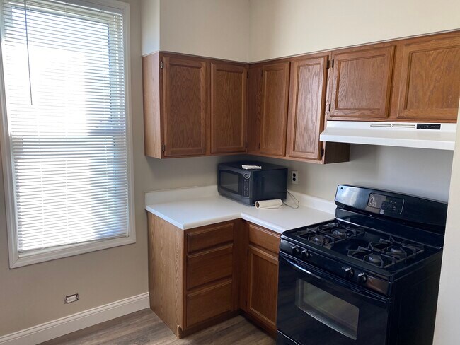 Building Photo - 9850 Luna Ave