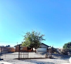 Building Photo - 386 McCune Rd