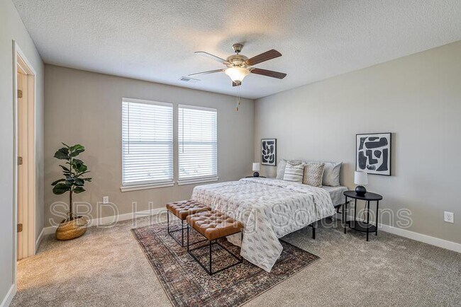 Building Photo - 27409 E Oak View Dr