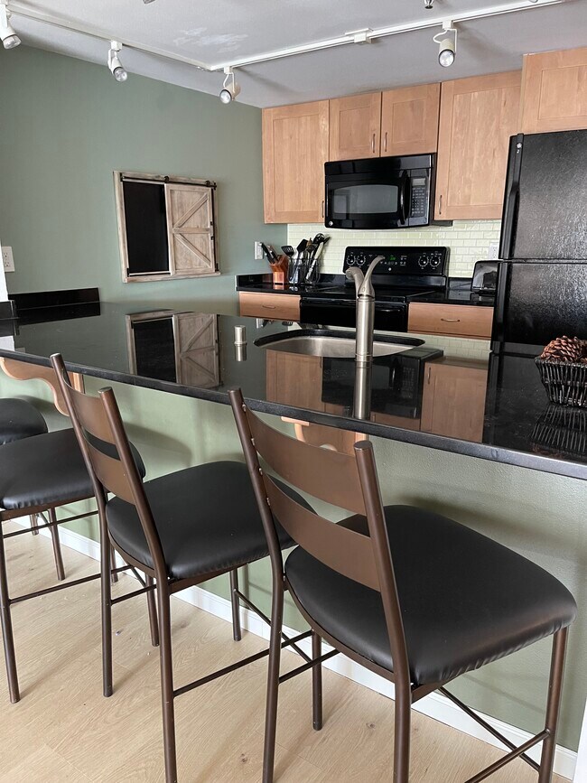 Foto del edificio - 270 E Highland Ave