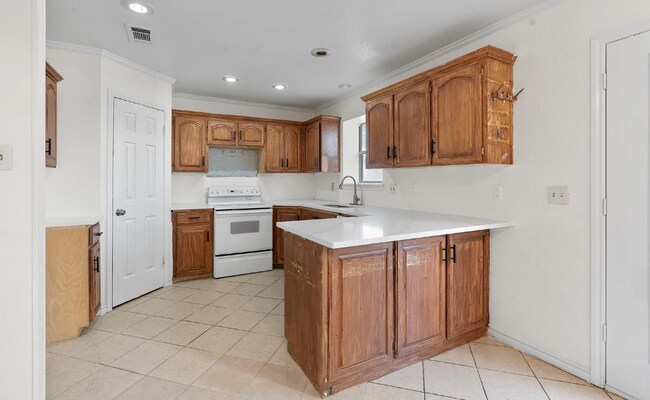 Building Photo - 1800 Mountain View Ct