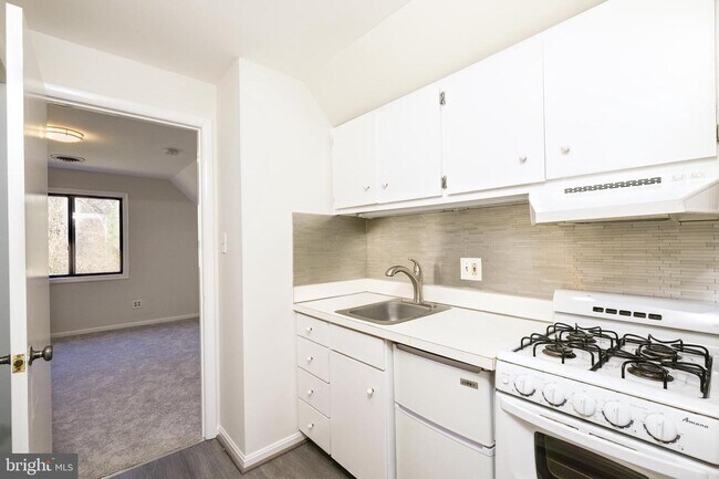 Foto del edificio - 4507 Cumberland Ave