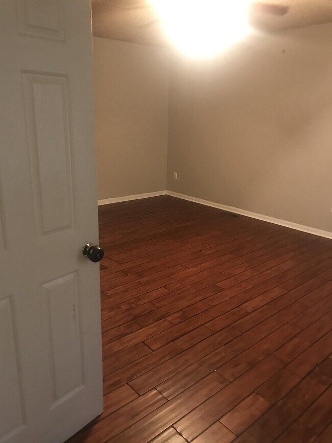 Foto del edificio - 106 Barberry Ln