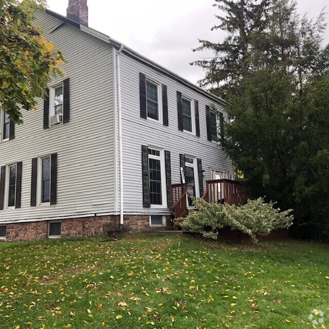 Country Club Heights Apartments under 400 Maybrook, NY 3 Rentals